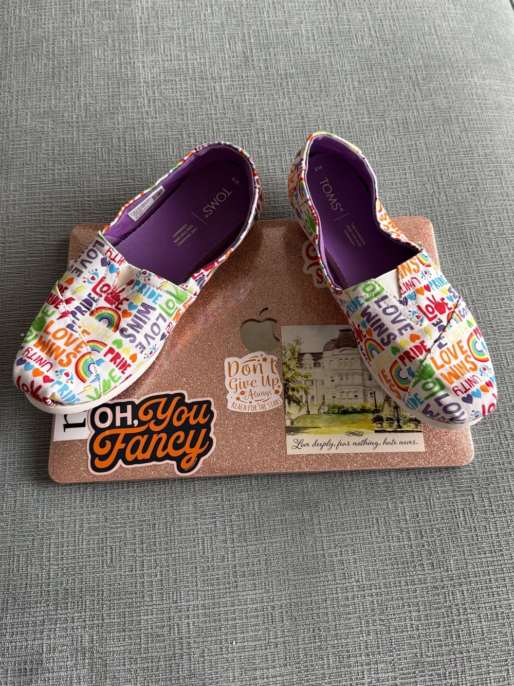 TOMS Celebrate Pride 🏳️‍⚧️ 🏳️‍🌈 Women’s-Size 8 or Men’s- Size 6.5 LGBTQIA+